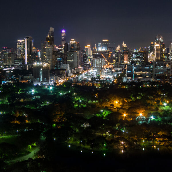 Night photo Downtown Bangkok, Thailand